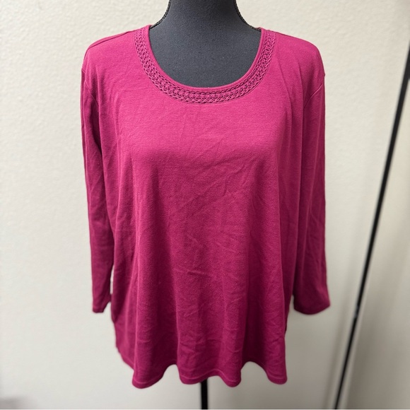 Tops - Draper's & Damon's Burgundy Crochet Neckline 2X Knit Top.